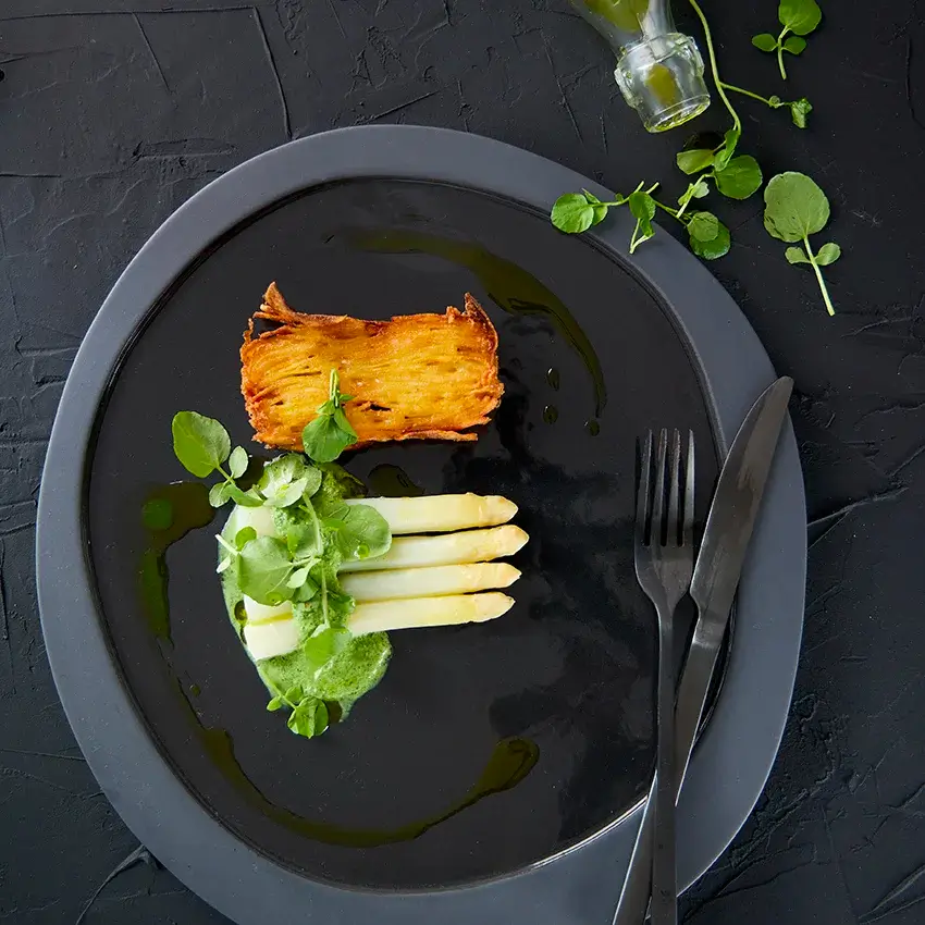 Asperges, waterkers en 1000 laagjes aardappel met Lotenhulle Rouge kaas